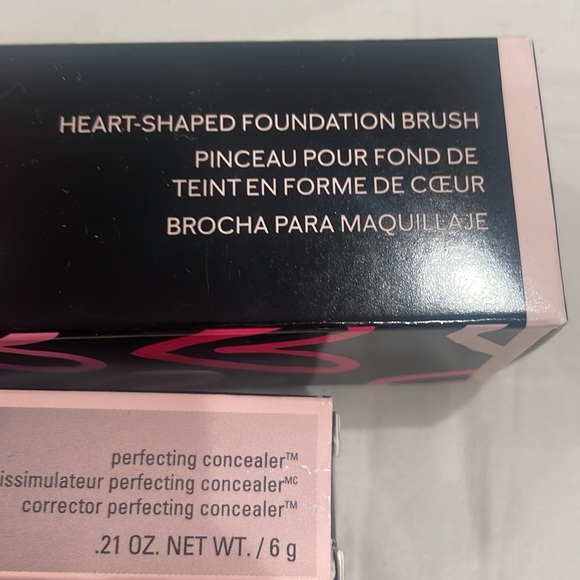 Mary Kay Make-Up Bundle - Picture 3 of 7